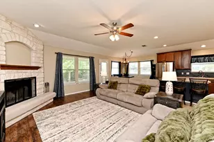 18608 Royal Pointe Dr, Pflugerville, TX 78660 - Photo 3