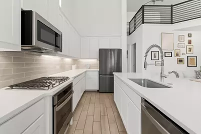 101 Cartwheel Bend #52, Austin, TX 78738 - Photo 3