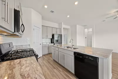 1637 Desmond Street, Leander, TX 78641 - Photo 9