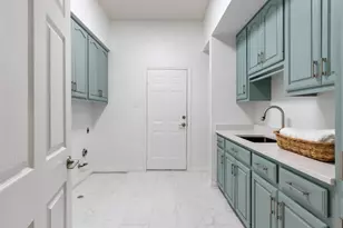 7500 Fireoak Dr, Austin, TX 78759 - Photo 17