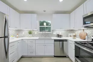 11403 Leander St, Jonestown, TX 78645 - Photo 9