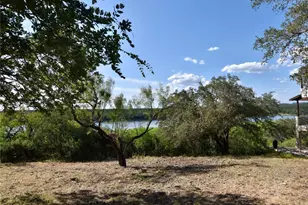 637 Wesley Ridge Dr, Spicewood, TX 78669 - Photo 3