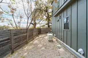 1183 Oak Grove Ave, Austin, TX 78702 - Photo 21