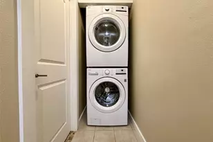 2103 E 16th St, Austin, TX 78702 - Photo 17