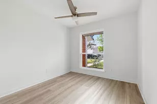 304 Loganberry Ct, Austin, TX 78745 - Photo 21