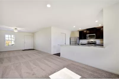 525 Riverdale Cove, Jarrell, TX 76537 - Photo 5