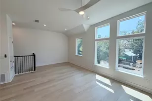 200 W 56th St, Austin, TX 78751 - Photo 17