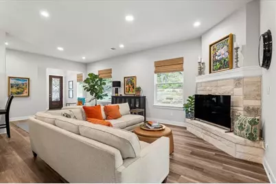 110 W Keamuku Court, Bastrop, TX 78602 - Photo 9