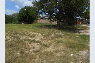 808 W Maple Street, Taylor, TX 76574 - Photo 1