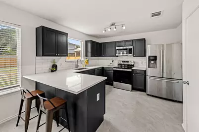 525 Meadow Park Drive, Georgetown, TX 78626 - Photo 5