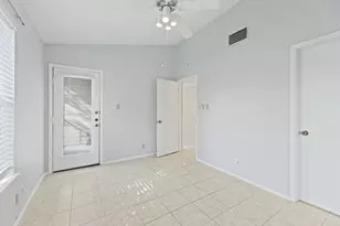106 E 30th St, Austin, TX 78705 - Photo 33
