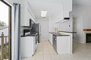 106 E 30th St, Austin, TX 78705 - Photo 13
