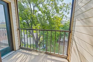 106 E 30th St, Austin, TX 78705 - Photo 23