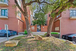 106 E 30th St, Austin, TX 78705 - Photo 3