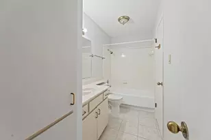 106 E 30th St, Austin, TX 78705 - Photo 23