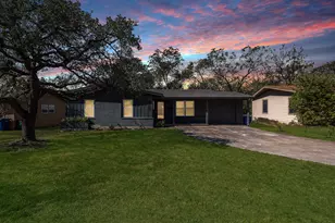 8102 Burrell Dr, Austin, TX 78757 - Photo 3