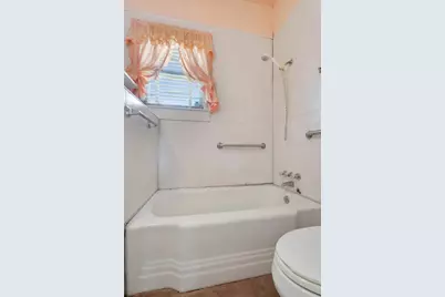 1104 E Umlang Street, Thorndale, TX 76577 - Photo 23