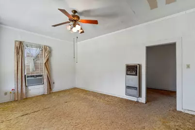 1104 E Umlang Street, Thorndale, TX 76577 - Photo 7