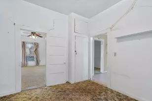 1104 E Umlang St, Thorndale, TX 76577 - Photo 13