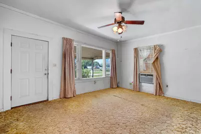 1104 E Umlang Street, Thorndale, TX 76577 - Photo 5