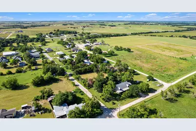 1104 E Umlang Street, Thorndale, TX 76577 - Photo 31