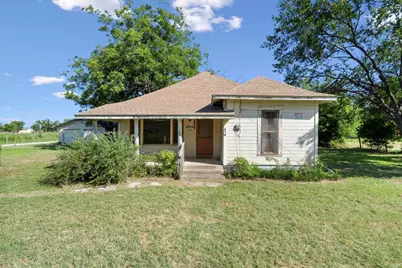 1104 E Umlang Street, Thorndale, TX 76577 - Photo 1