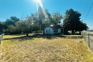 313 S Nolan Ave, Cameron, TX 76520 - Photo 15