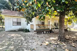 313 S Nolan Ave, Cameron, TX 76520 - Photo 1