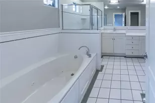 306 E 34th St, Austin, TX 78705 - Photo 13