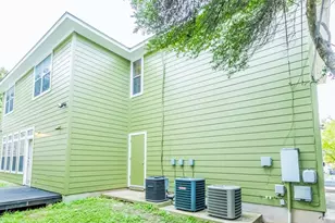 306 E 34th St, Austin, TX 78705 - Photo 21