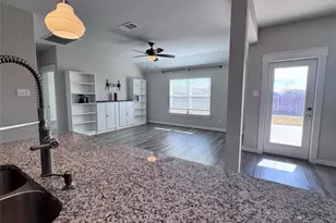 300 Colthorpe Ln, Hutto, TX 78634 - Photo 11