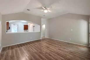 9305 Pioneer Forest Dr, Austin, TX 78744 - Photo 9