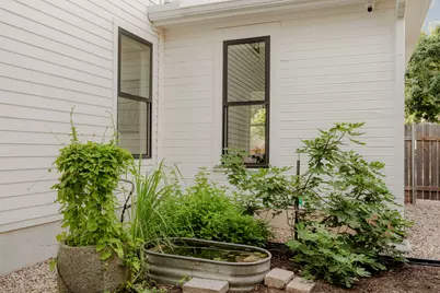 905 E 2nd Street, Austin, TX 78702 - Photo 29