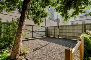 905 E 2nd St, Austin, TX 78702 - Photo 33