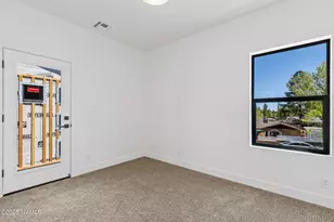 302 W Oak Ave, Flagstaff, AZ 86001 - Photo 9