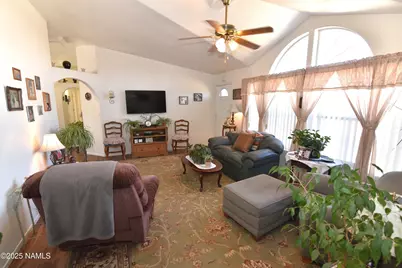 26360 W Solano Drive, Seligman, AZ 86337 - Photo 9