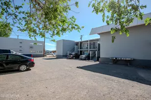 1221 E 3rd St, Winslow, AZ 86047 - Photo 9