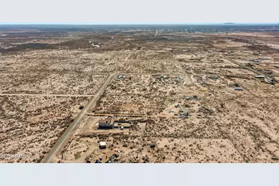 5731 Pleasant Lane, Winslow, AZ 86047 - Photo 9