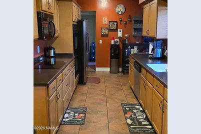 413 N Cottonwood Avenue, Winslow, AZ 86047 - Photo 1