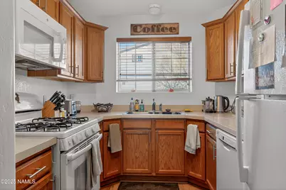 1303 E Stone Ridge Drive, Flagstaff, AZ 86001 - Photo 7