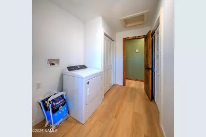 1011 N Apache Avenue, Winslow, AZ 86047 - Photo 9