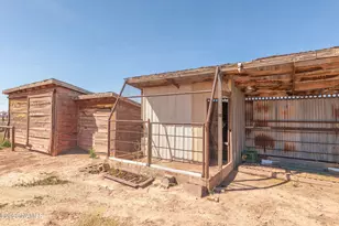 552 W Mountain View St, Winslow, AZ 86047 - Photo 33