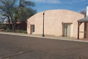 208 W 1st St, Winslow, AZ 86047 - Photo 3