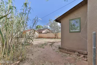 518 N Warren Avenue, Winslow, AZ 86047 - Photo 37