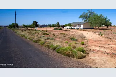 2201 Scenic View Drive, Winslow, AZ 86047 - Photo 9