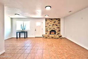 108 E Oak St, Winslow, AZ 86047 - Photo 13
