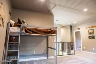 548 Comanche St, Flagstaff, AZ 86005 - Photo 13