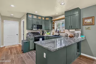 1876 W Camelot Dr, Flagstaff, AZ 86001 - Photo 11