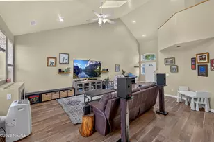 1876 W Camelot Dr, Flagstaff, AZ 86001 - Photo 3
