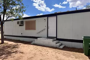 1033 N Kinsley Ave, Winslow, AZ 86047 - Photo 1